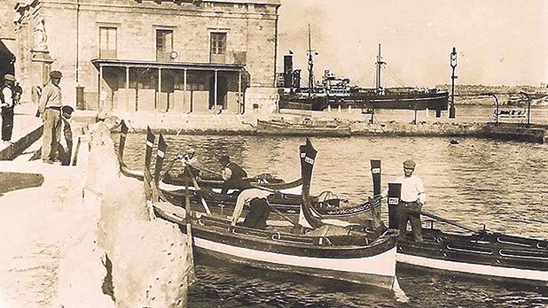 People waiting to board at the old Valletta Ferry Station. Photo: Max Sloan/Bay Retro
