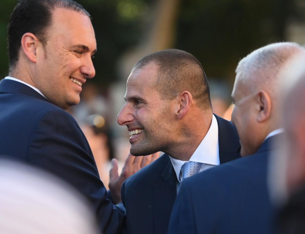 The race ultimately boils down to a choice between his team and the PN leader's team, he said.