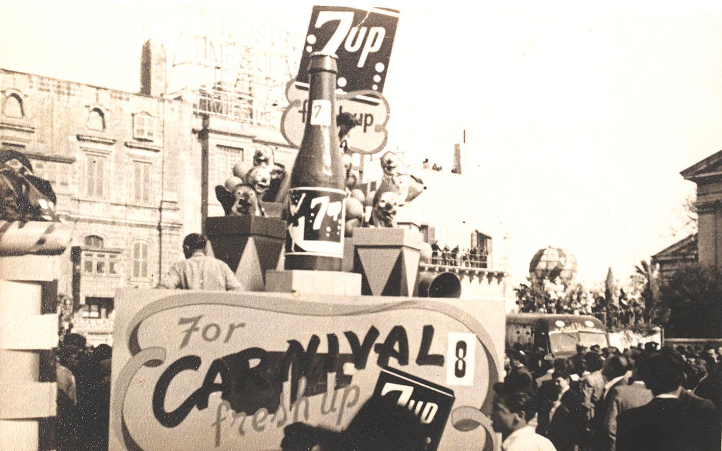 Portanier, distributors of Seven-Up, were present in a carnival 'défilé' of the late 1950s.