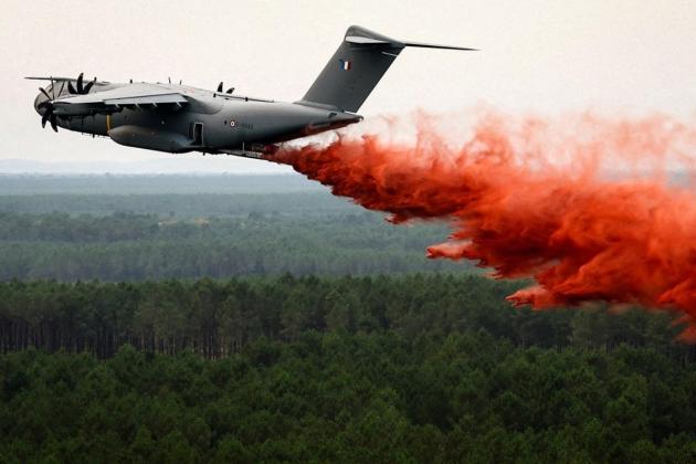 Wildfires send nearly 260,000 fleeing in France and Spain