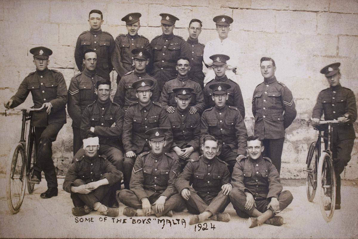 Group photo of soldiers in a WWI Malta postcard.