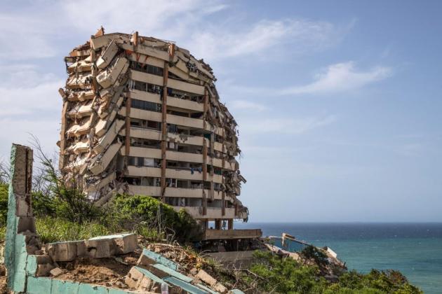 Venezuela earthquakes death toll rises to 920, tens of thousands missing