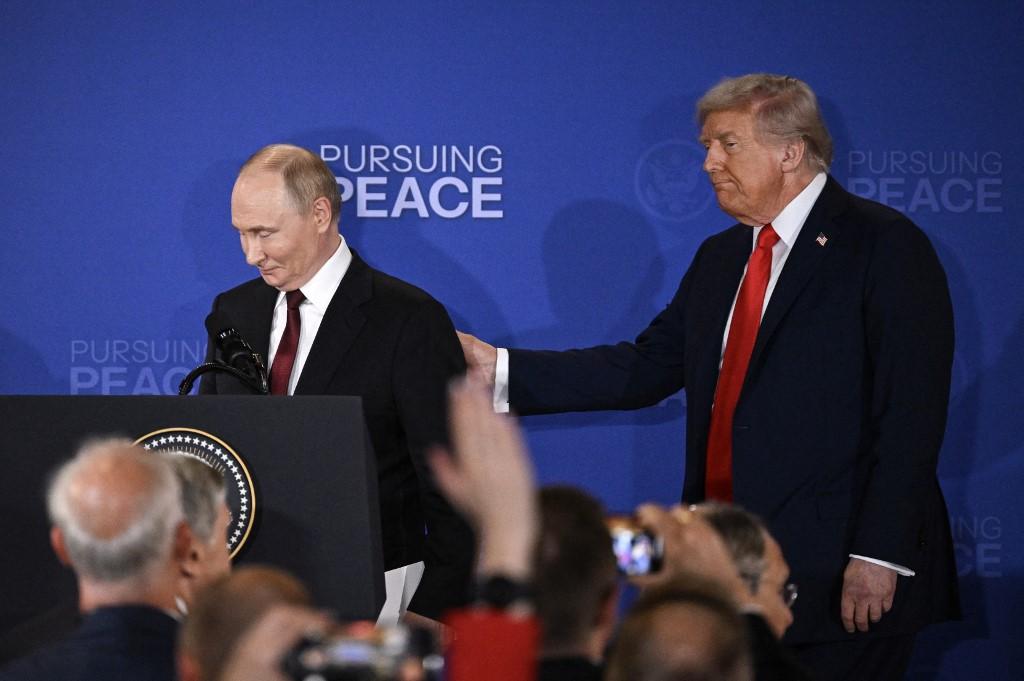 US President Donald Trump (R) and Russian President Vladimir Putin. Photo: AFP