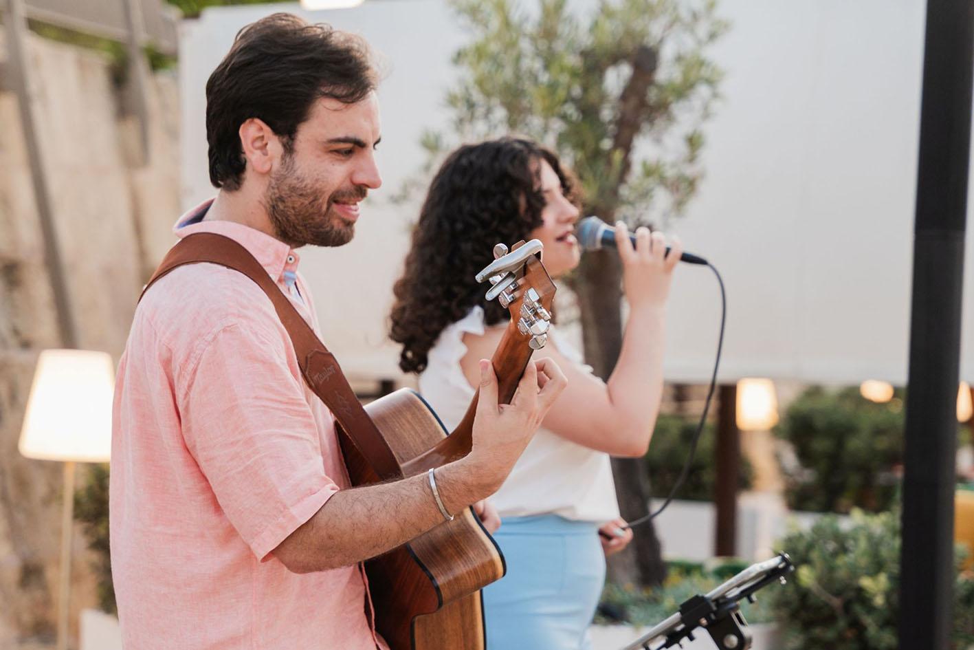Each evening is accompanied by live music.