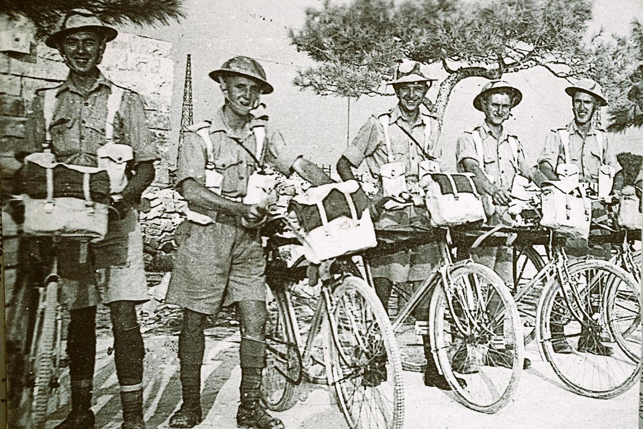 The signallers of Fort Salvatore, King's Own Regiment, in a 1942 postcard.