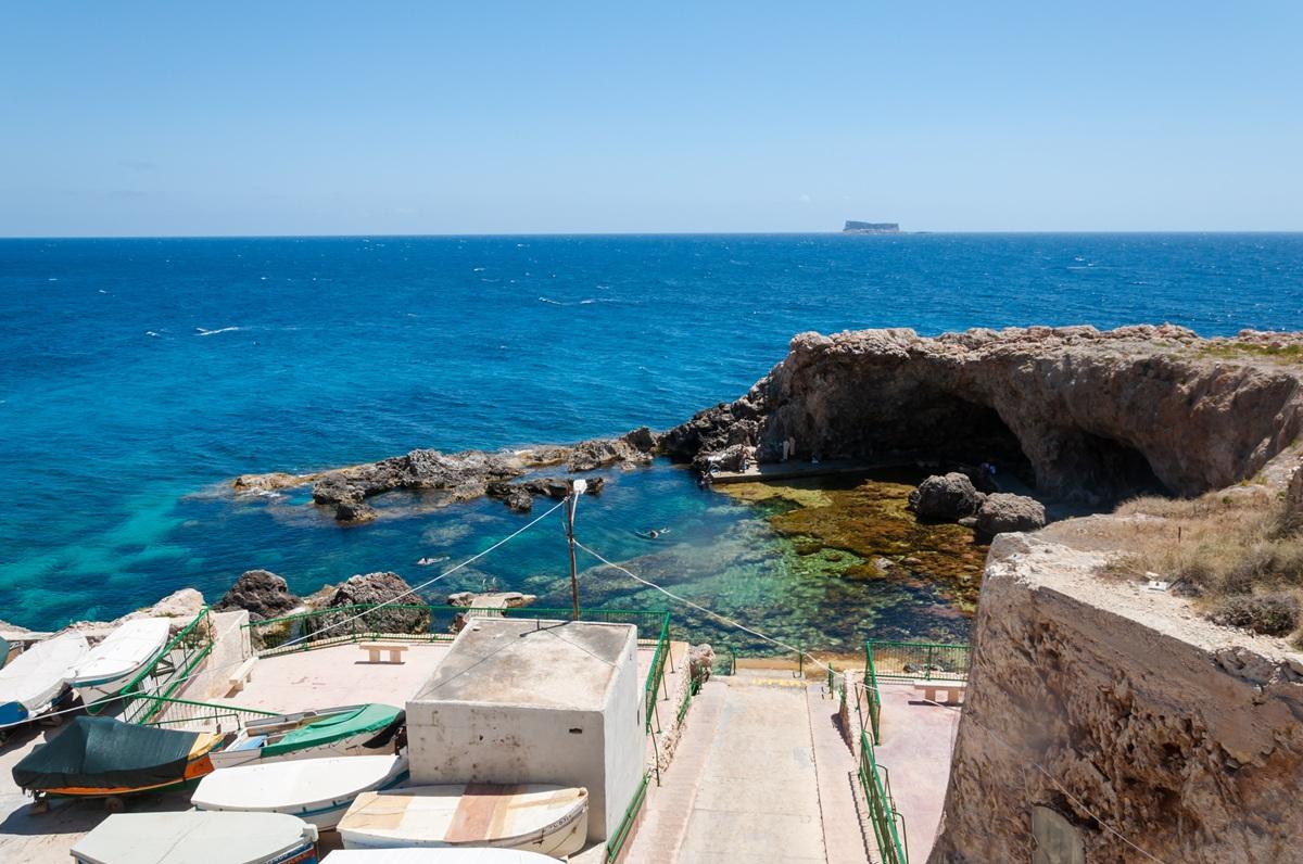 The ramp leading to Għar Lapsi before the storm. Photo: Sutterstock