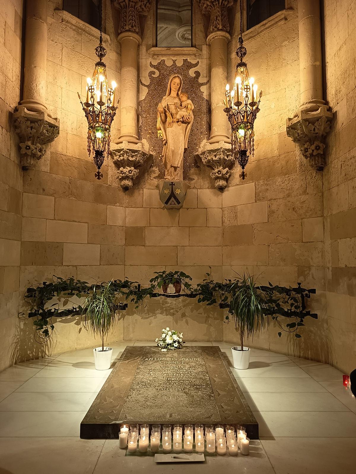 The tomb of Antoni Gaud&iacute; in the Sagrada Familia crypt. Photo: Fr Charl&oacute; Camilleri