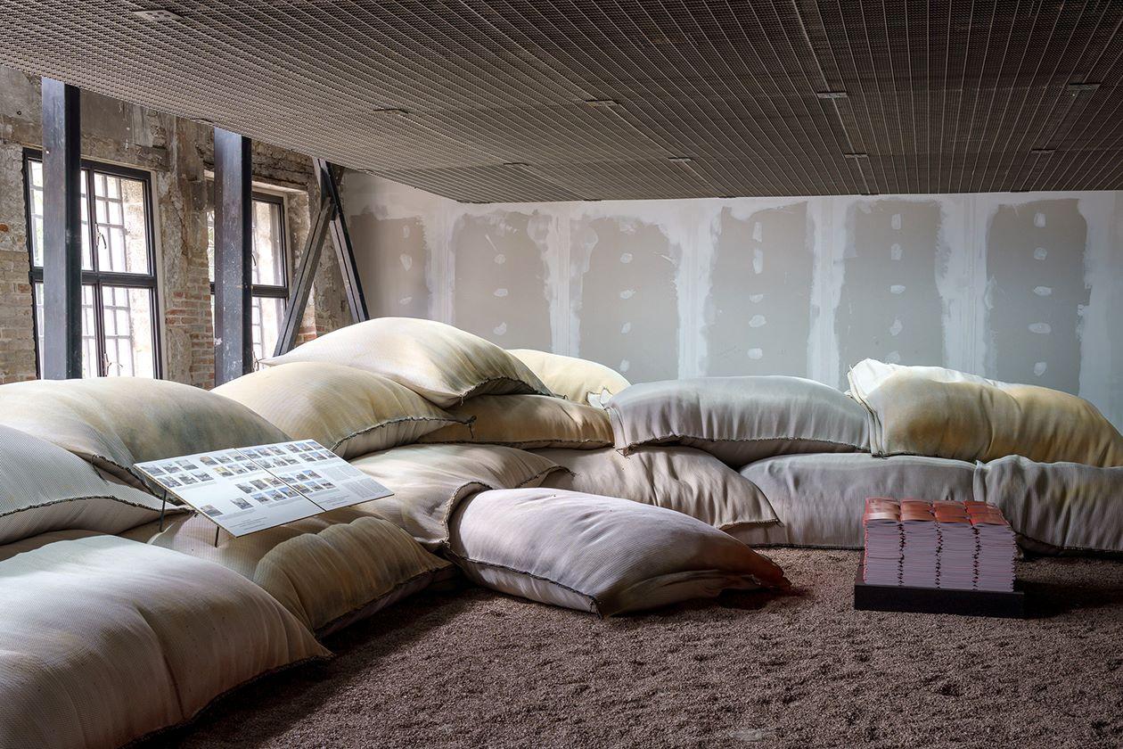 <em>Heatwave</em>, Pavilion of Bahrain (Kingdom of). Photo: Andrea Avezz&ugrave;, Courtesy of <em>La Biennale di Venezia</em>