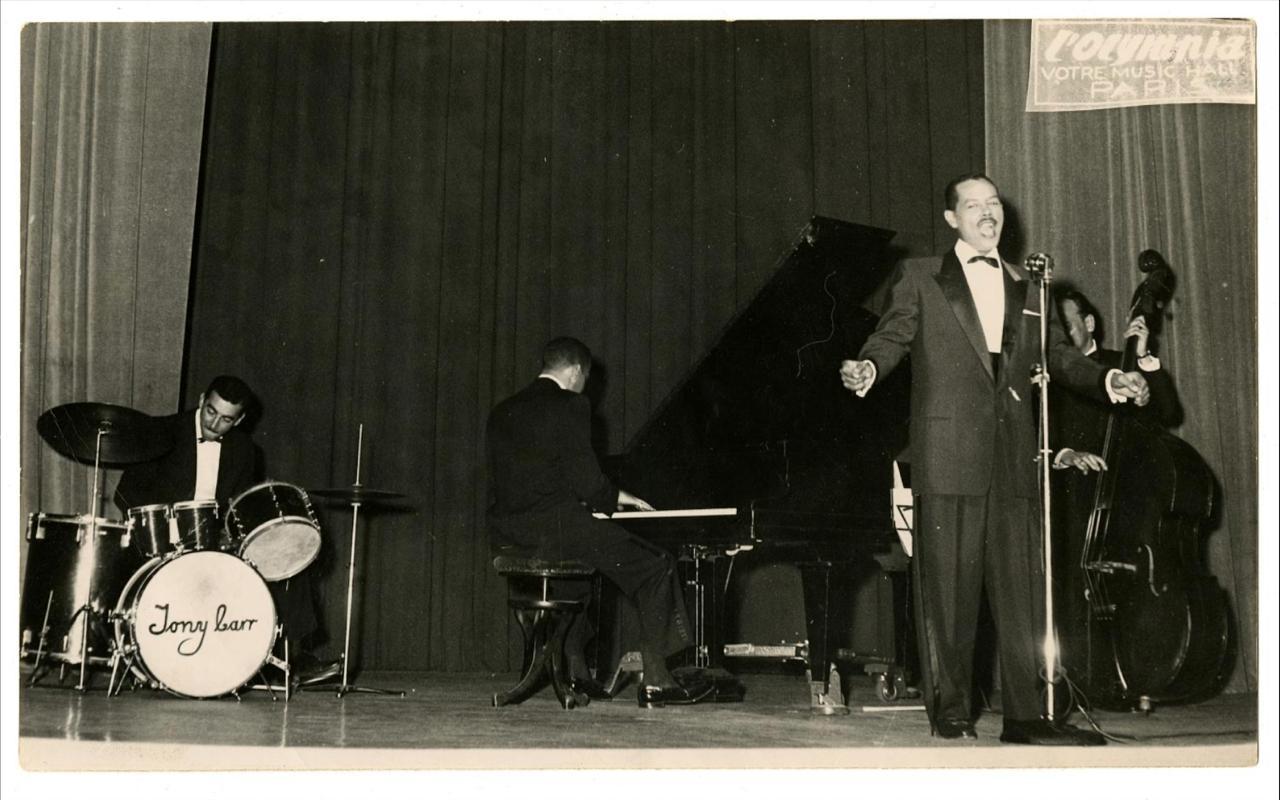 Carr performing with Billy Eckstine Photo: Ġuż&egrave; Camilleri