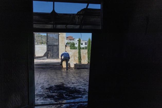 Israeli settlers torch two West Bank mosques