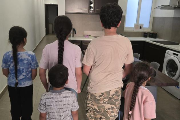 Help pours in for refugee family forced to sleep in van
