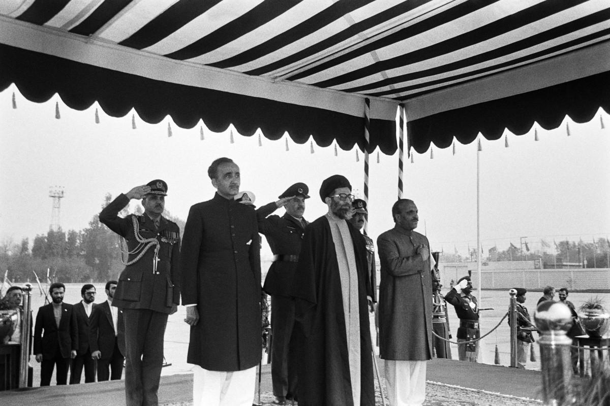 Khamenei with Pakistani President General Muhammad Zia-ul-Haq (R) and Pakistani Prime Minister Mohammad Khan Junejo in 1986. Photo: AFP