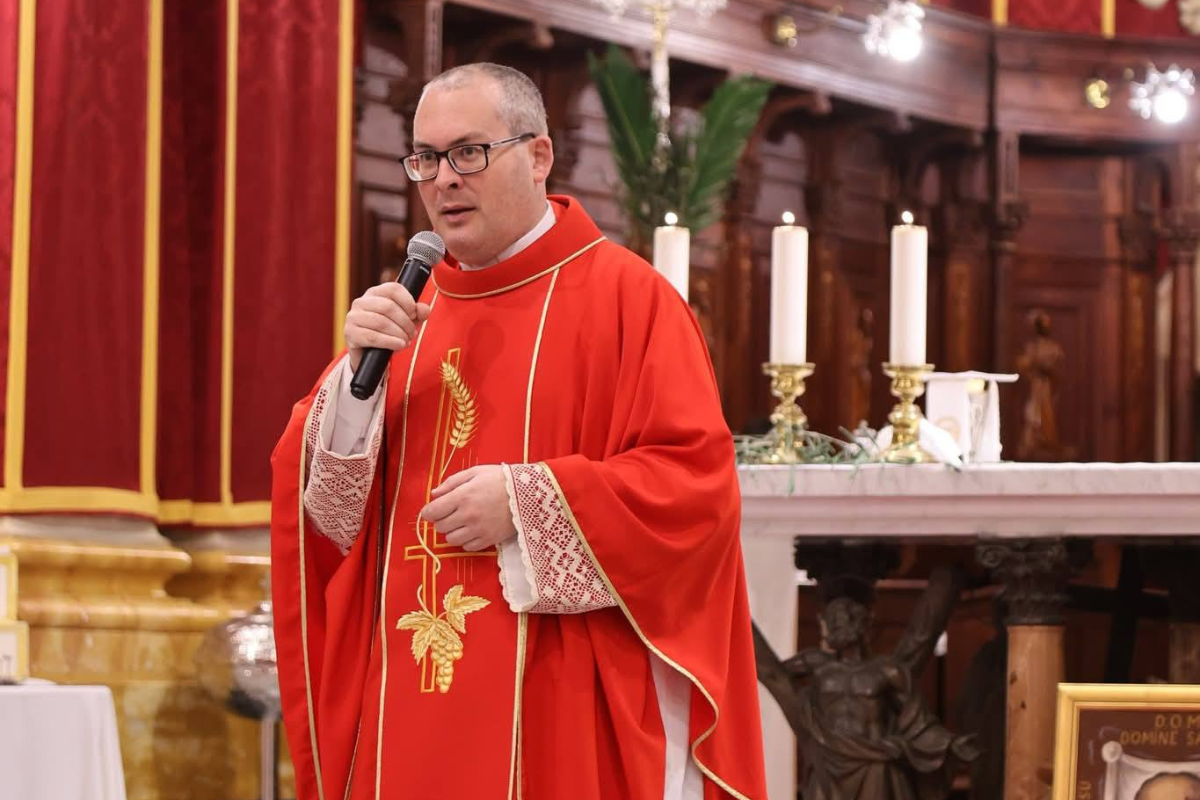 Fontana parish priest Fr Simon Mario Cachia. Photo: Facebook / Parroċċa Qalb ta' Ġesu Fontana
