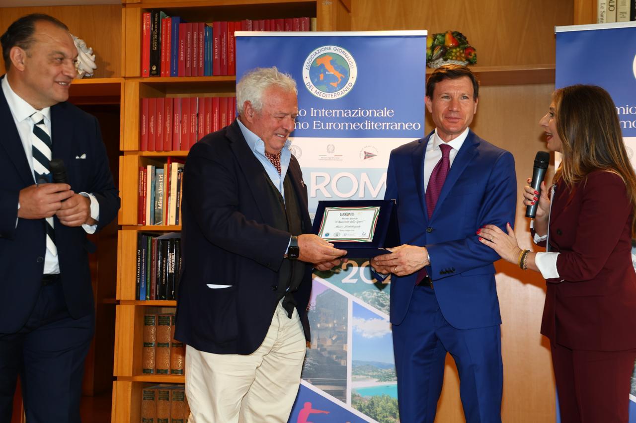 Renowned Italian sport journalist Alberto Rimedio (third from right) was among the recipients.