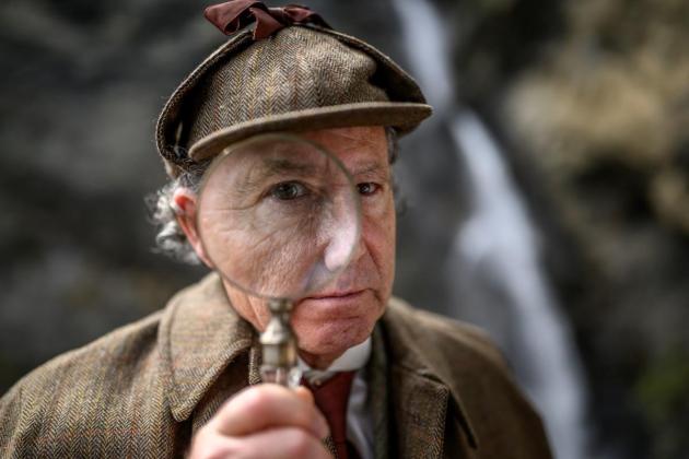 Sherlock Holmes fans recreate fateful duel at Swiss falls