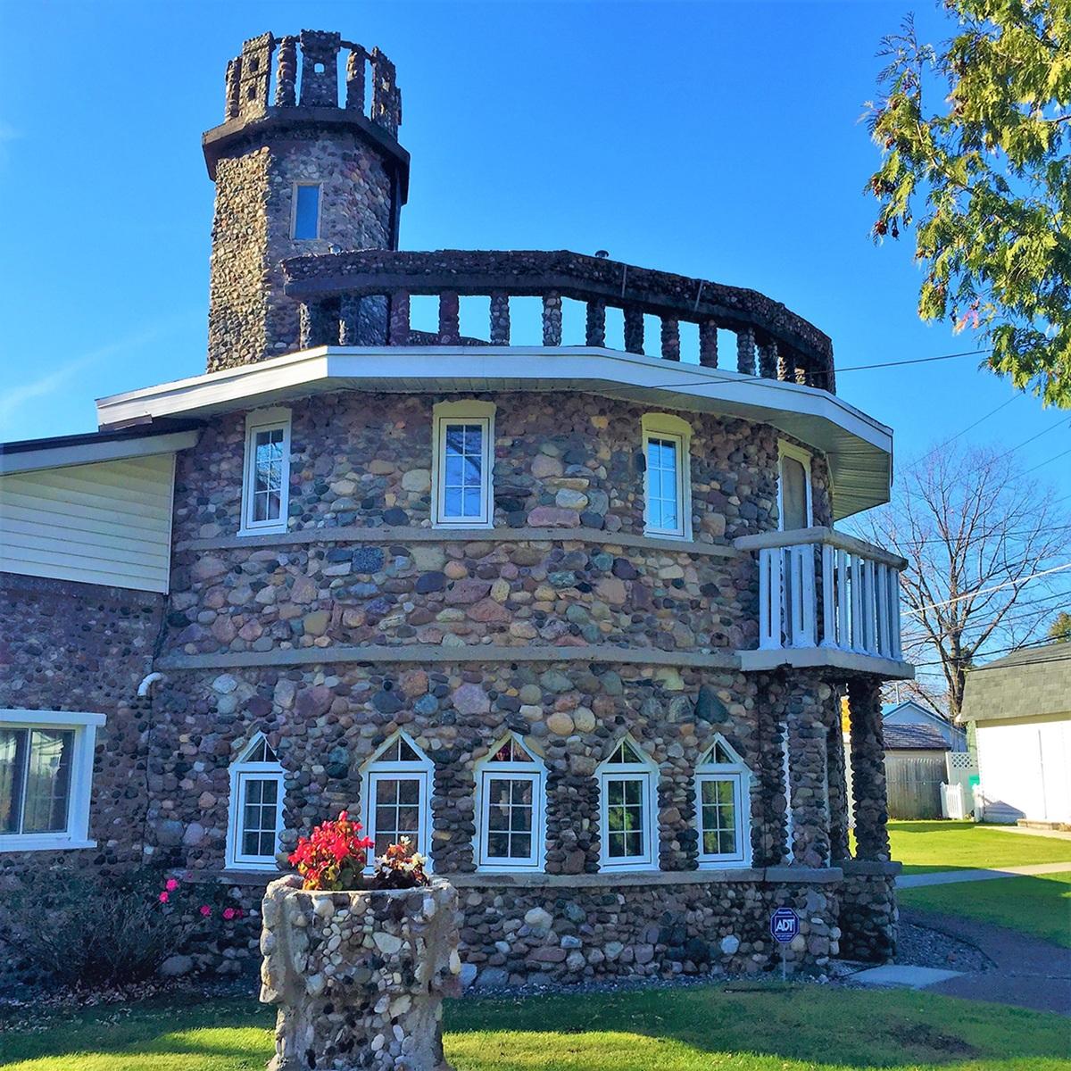 The tower and columns of the &lsquo;summer cottage&rsquo;.