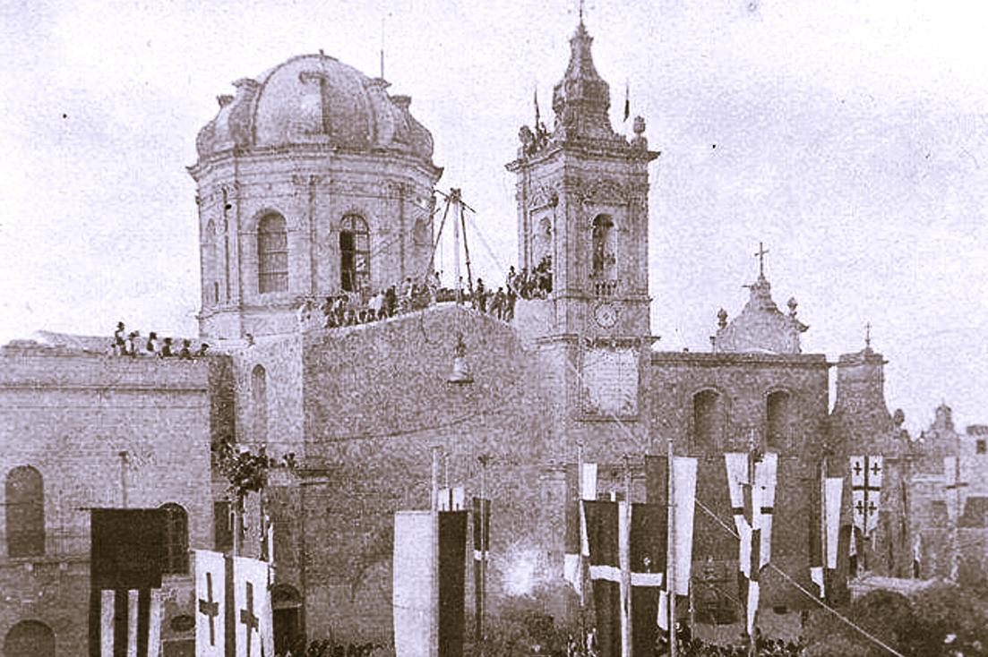 Hoisting a bell for the church, showing the first Gafà dome. Most images from the author’s collections