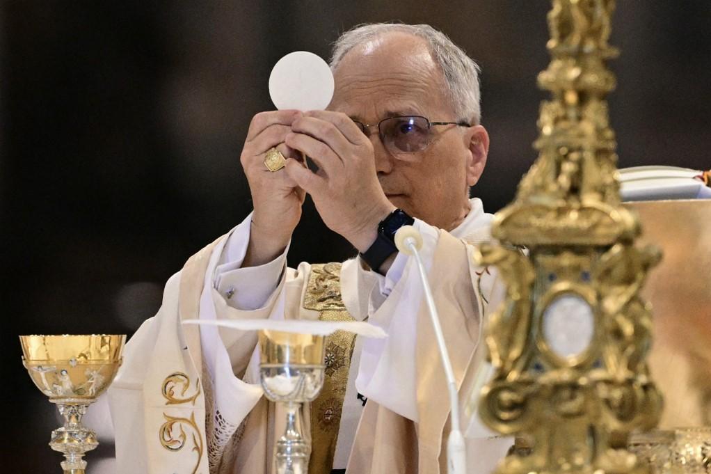 Pope Leo XIV leads a holy mass as he takes possession at St John Lateran archbasilica in Rome, on May 25. Photos: Tiziana Fabi/AFP