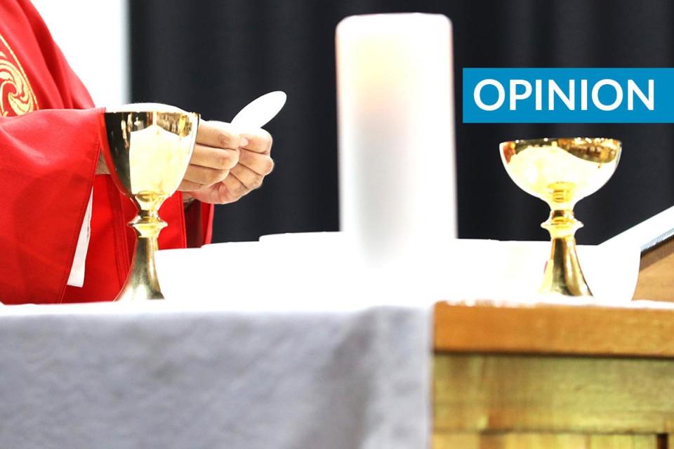 “While married priests celebrate the Eucharist, only the celibate priest manifests… the total and unreserved sacrificial self-giving of oneself in worship of the Father”. Photo: Shutterstock.com