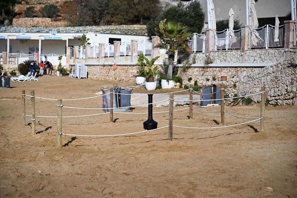 There will be designated smoking areas on both beaches. Photo: DOI#