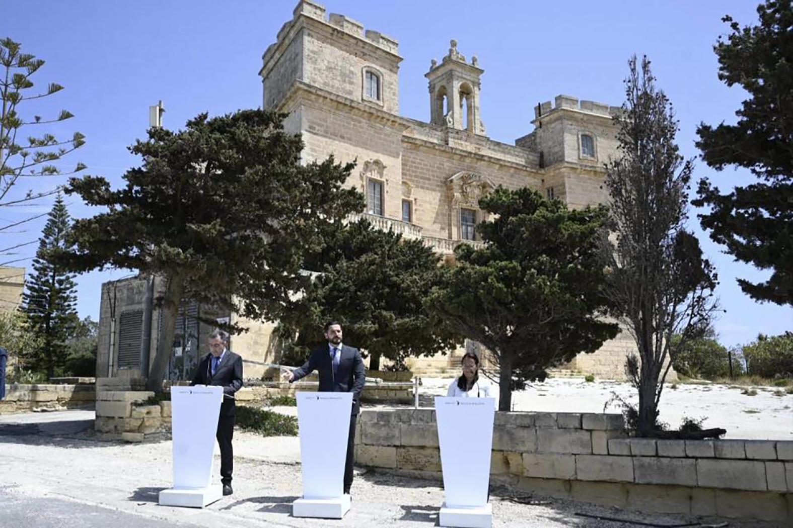 Alex Borg unveiling the PN&rsquo;s proposal for a new &lsquo;national Health Village&rsquo; in Selmun.