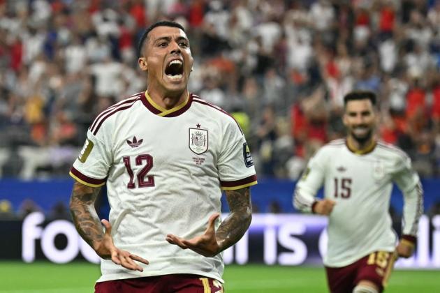 Majestic Spain stun France to reach World Cup final