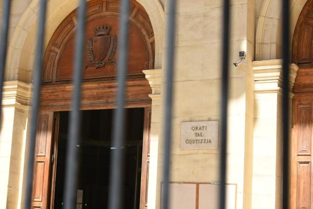 Defence bid to dissolve jury in attempted murder trial rejected