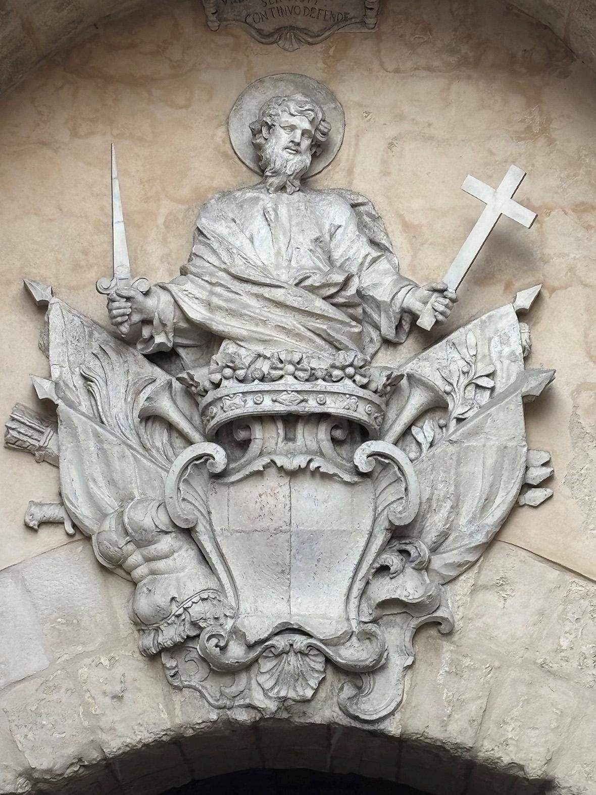 <em>St Paul as Defender of Christianity in Malta</em>, sculpture at the entrance to Greeks&rsquo; Gate, Mdina.