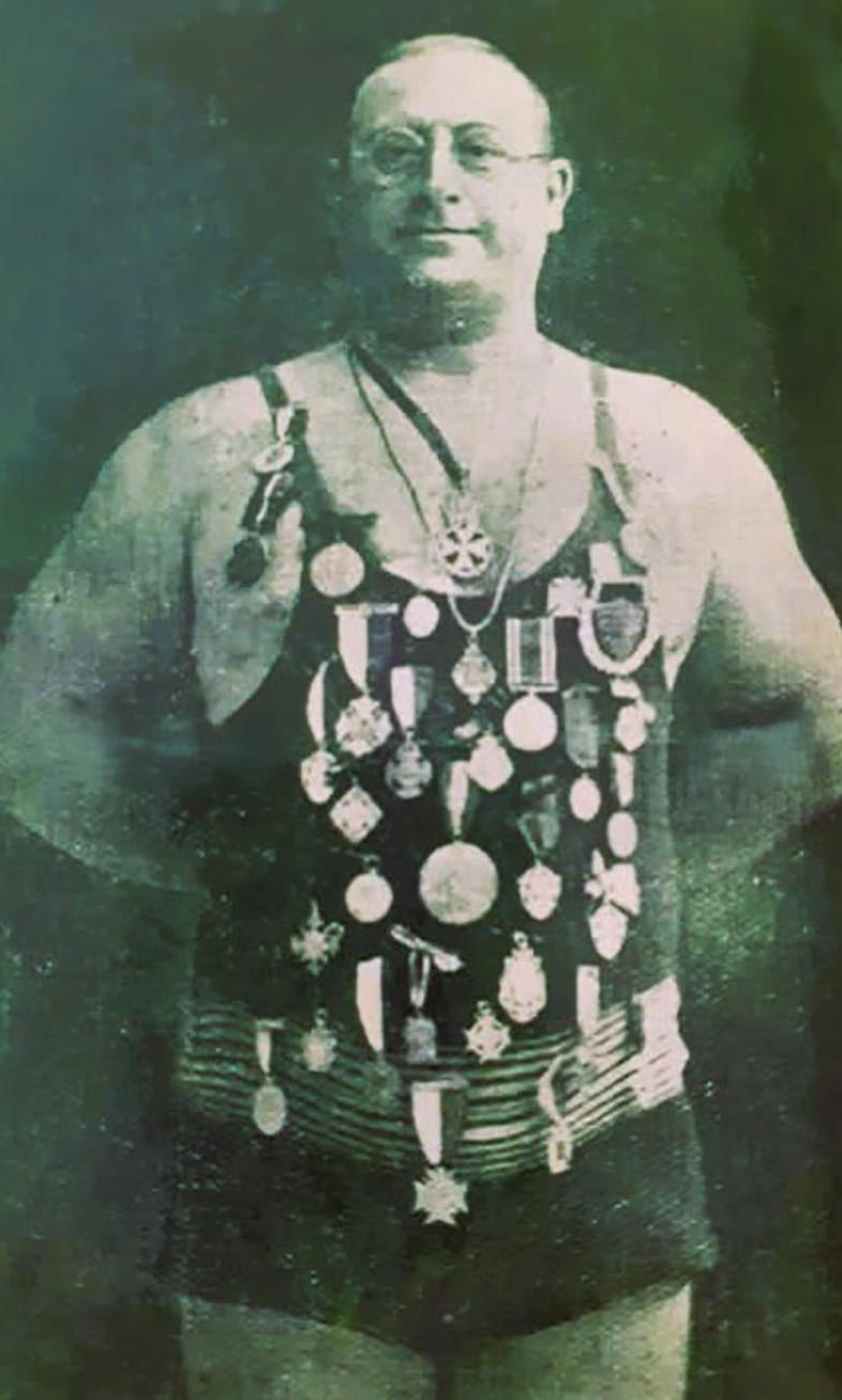 Portrait of Turu Rizzo burthened with medals.