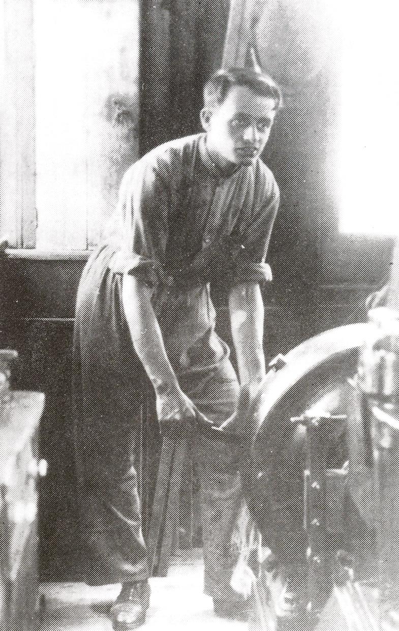 Engine room of the Barrakka lift, inter-war years.