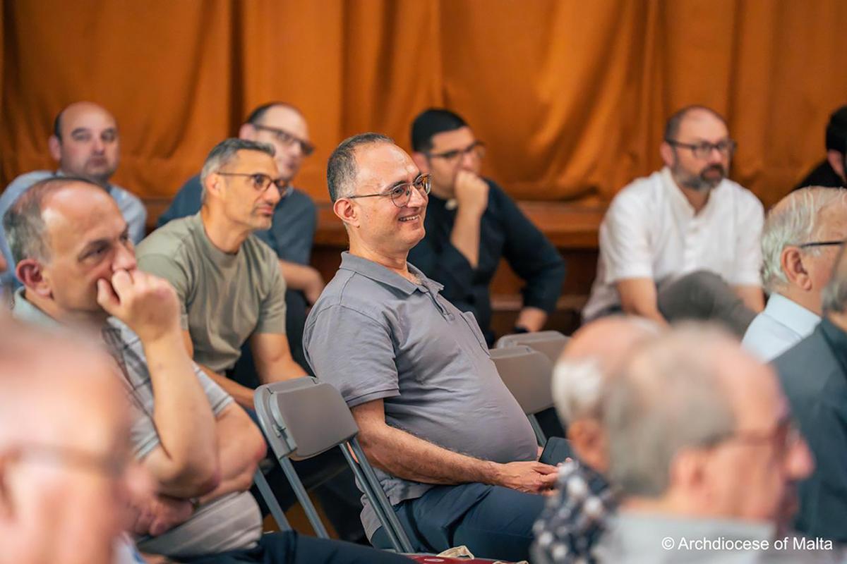 Priests and religious participants during the course.