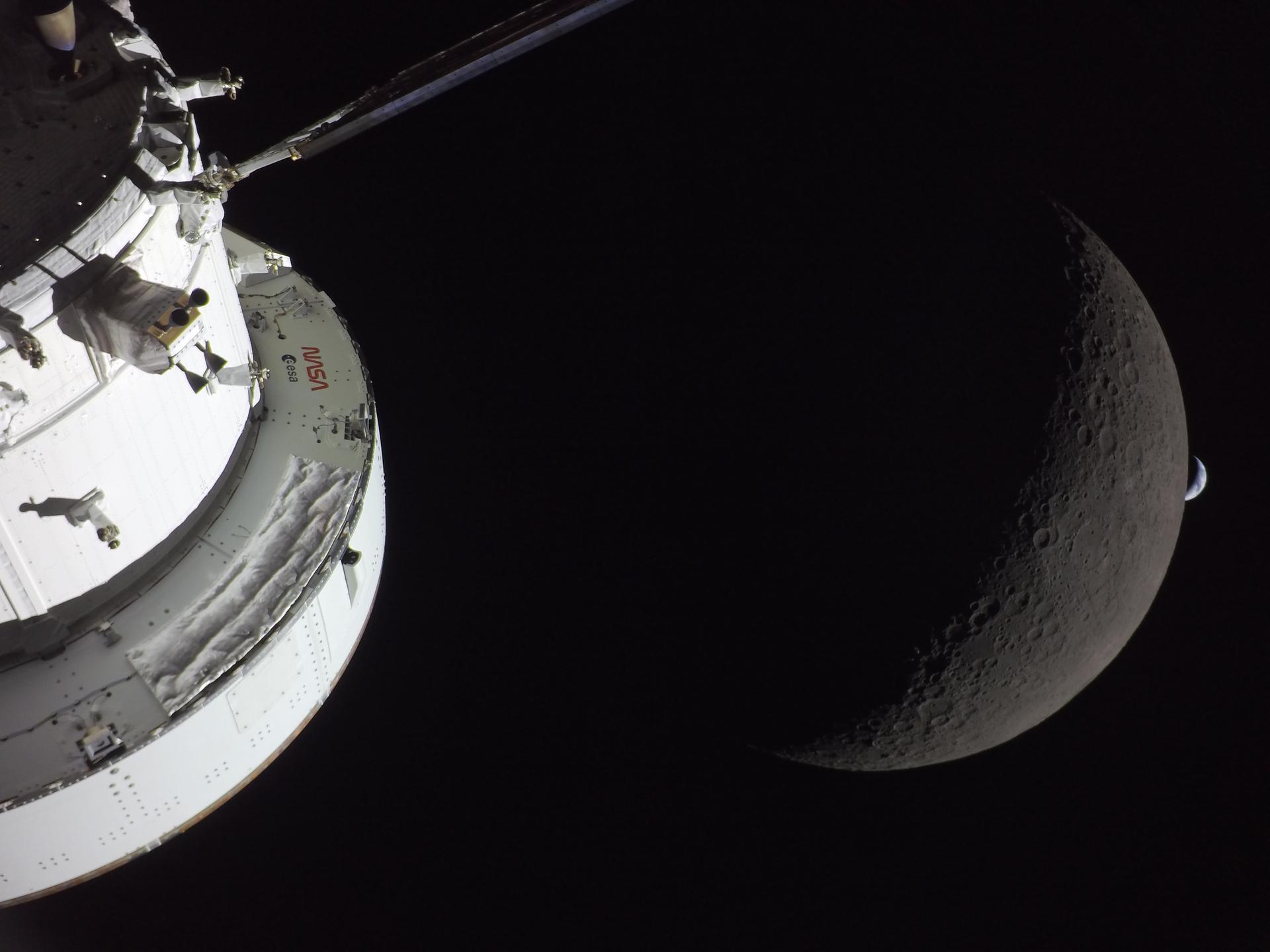 NASA&rsquo;s Orion spacecraft captures the Moon and the Earth in one frame during the Artemis II crew&rsquo;s deep space journey. Photo: NASA