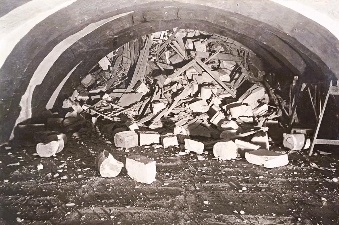 A 1924 postcard of how part of the church appeared after its dome collapsed.