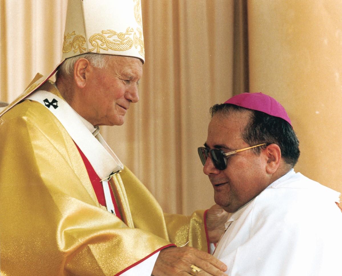 Nikol Cauchi being greeted by Pope John Paul II, who was the first pope to visit Gozo in 1990.