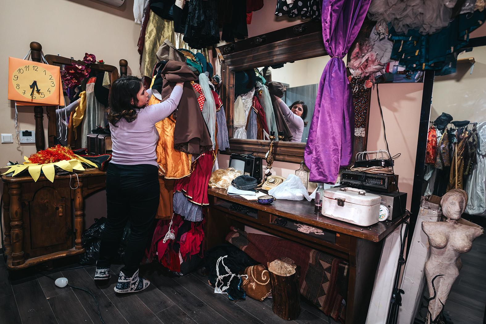 Actors are often expected to provide their own wardrobe and handle their own make-up and hairstyling. File photo: Shutterstock.com