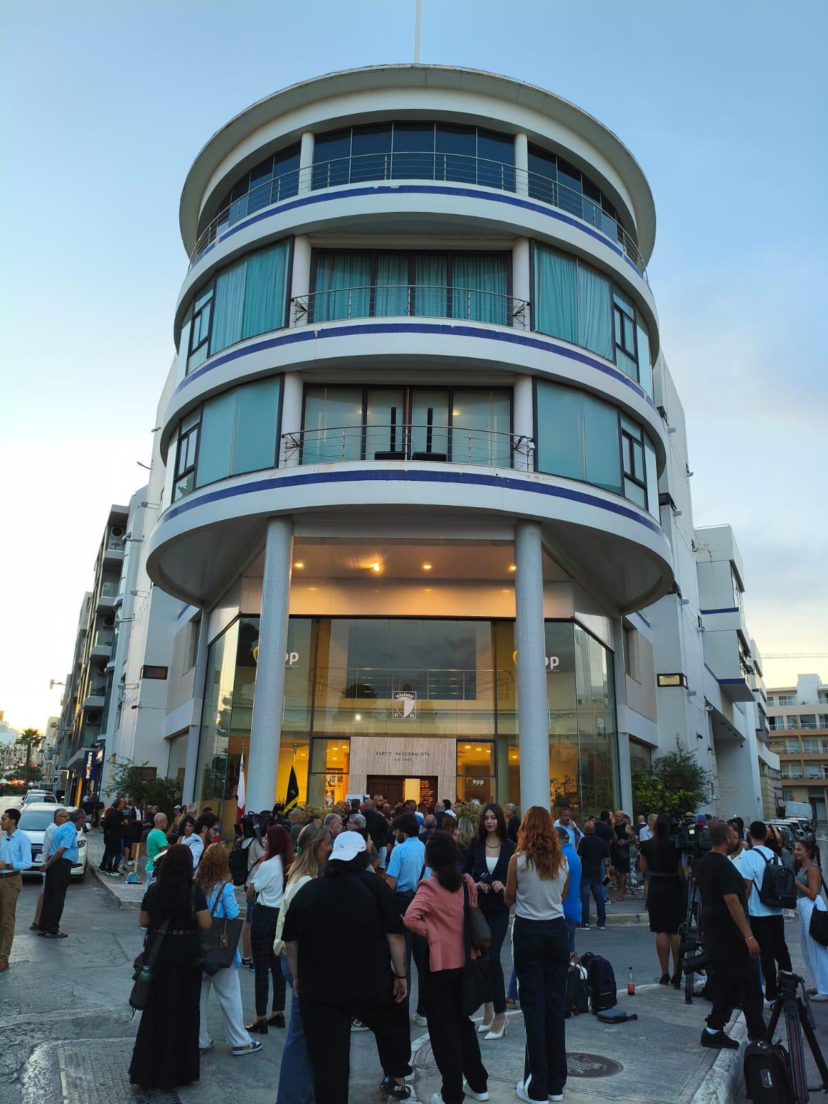 The scene outside the PN HQ after voting closed. Photo: Matthew Mirabelli