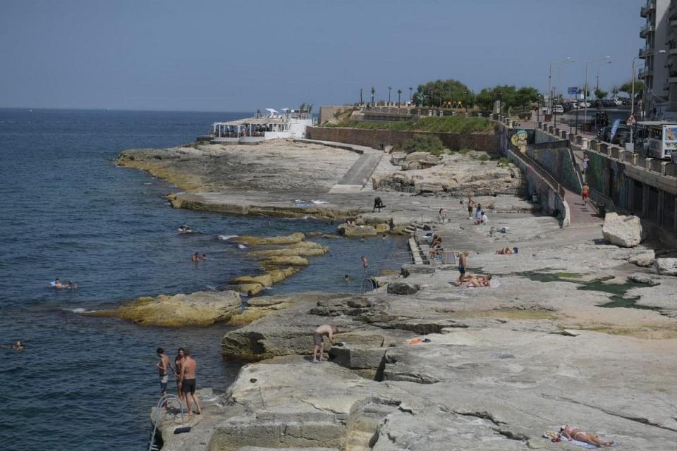 Sliema's Qui-si-Sana sewage issue resolved, but swimming ban remains