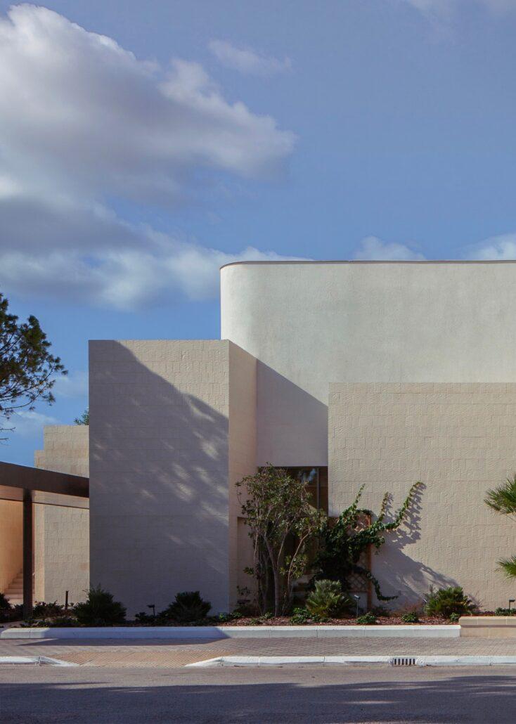 Malta International Airport VIP Terminal (Luqa) by Valentino Architects. Photo: KTP.
