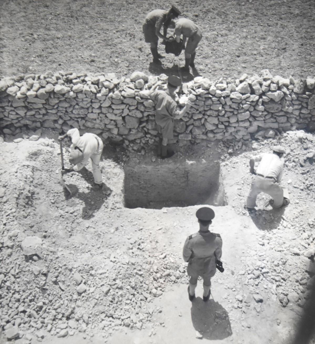 Digging a pit for the experiment.