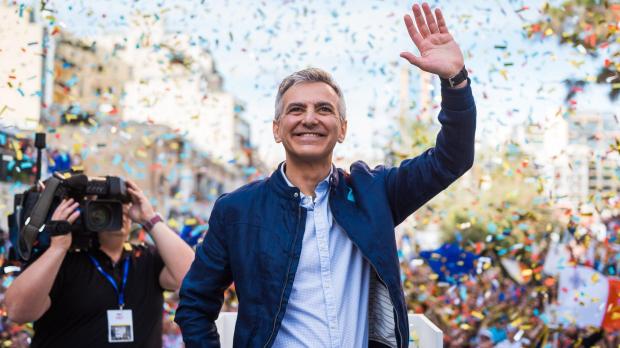 Dr Busuttil waves to the crowds at today's rally. Photo: PN