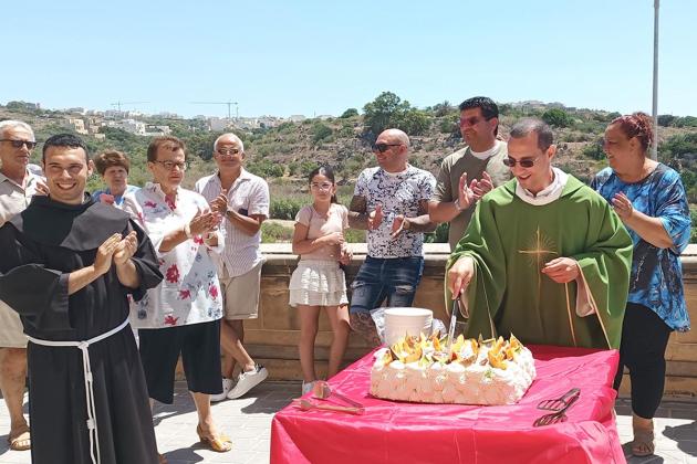 Għajnsielem’s Franciscan community bids farewell to Fr Walter Vassallo