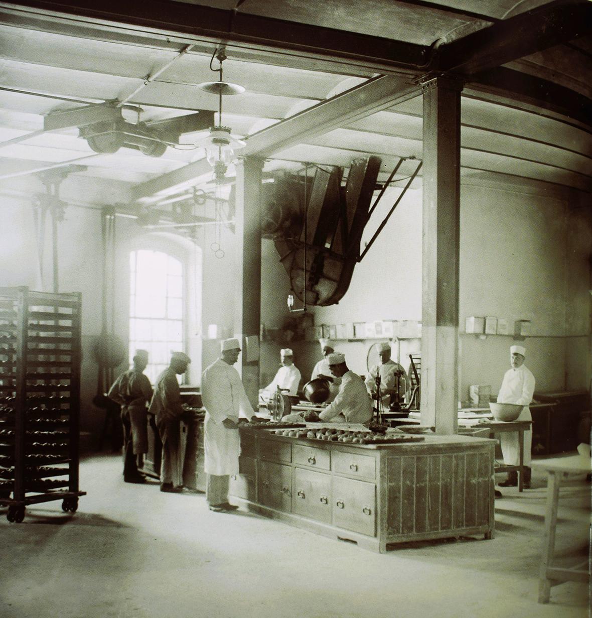 Blackley&rsquo;s confectionary factory in Piet&agrave;, by Richard Ellis 1900s.