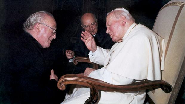 Senator Bersani introducing Fr Peter to Pope John Paul II as the only priest on the European Convention in 2005.