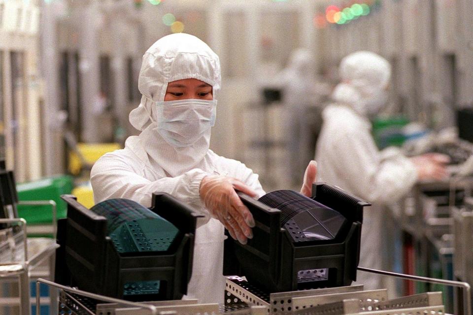 Taiwan boosts coronavirus testing for tech industry