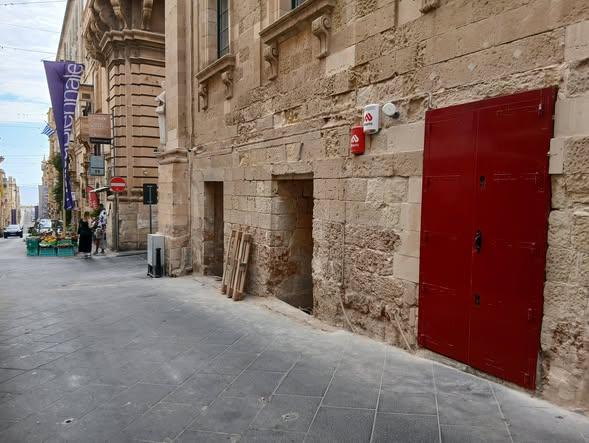 The disappearance of the shopfront was announced on the Facebook page Valletta Photos