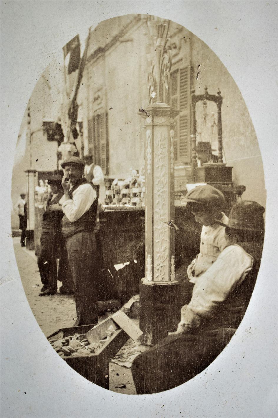 Nougat sellers were prominent in town and village festas. A 1910s postcard