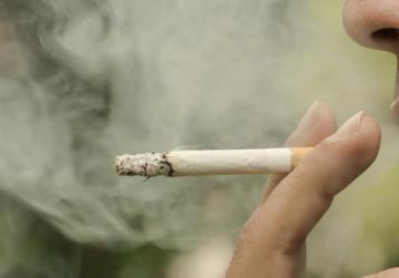 do cigarettes cause migraines Doctors don't know exactly what causes migraines, though they seem to be  related to your genes, as well as to changes in your brain. Your genes may  even influence what triggers your